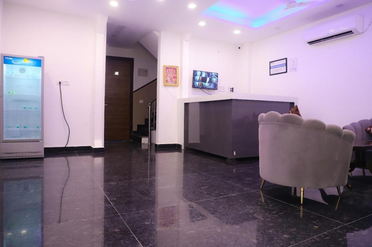 مبيت وإفطار نيودلهي Surya International المظهر الخارجي الصورة
